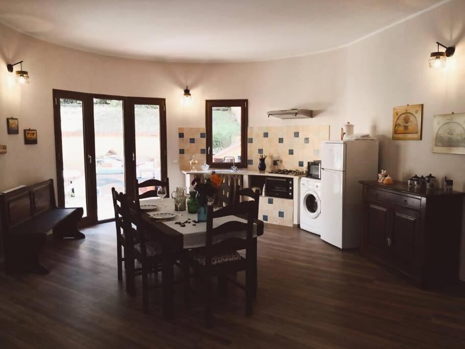 Da Nonna Cettina Appartamento In Villa Con Piscina パレルモ エクステリア 写真