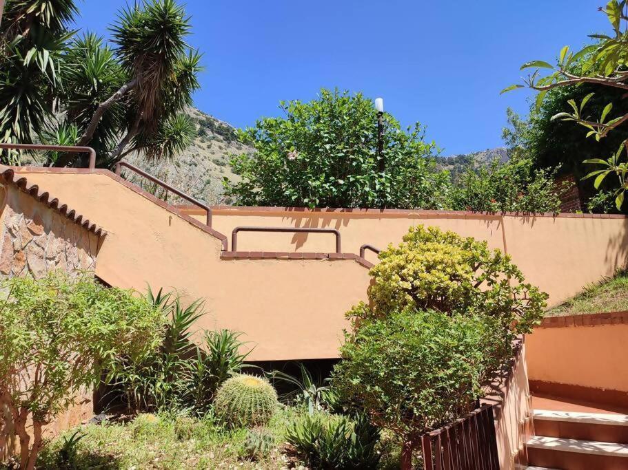 Da Nonna Cettina Appartamento In Villa Con Piscina パレルモ エクステリア 写真